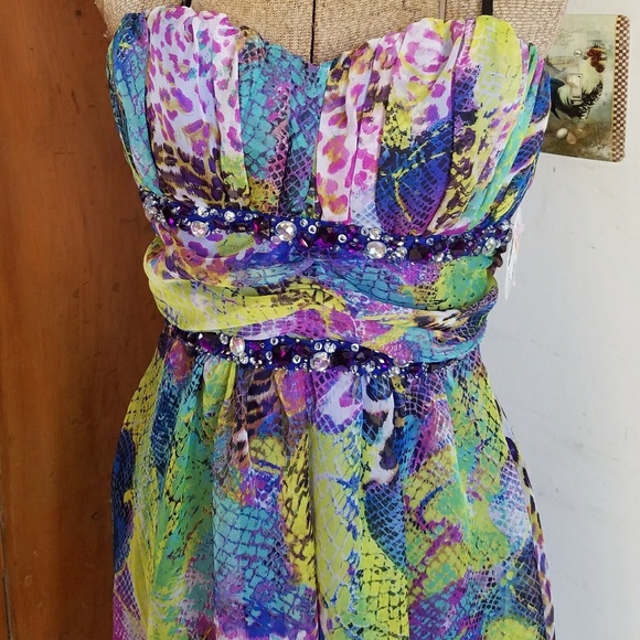 Strapless Prom Dress - Picture 2 of 5